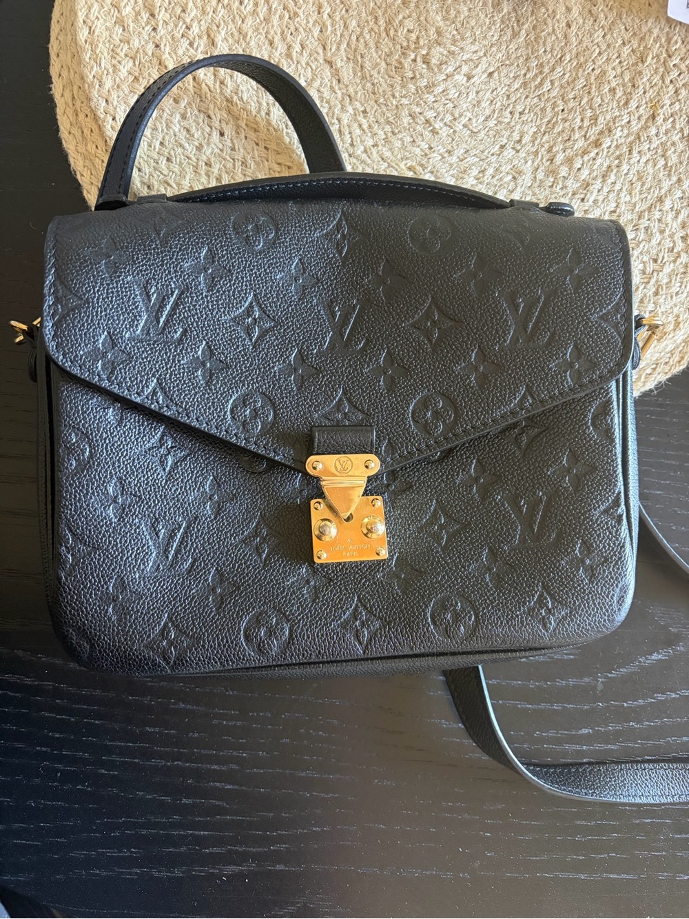 AUTHENTIC LOUIS VUITTON POCHETTE MÉTIS BLACK MONOGRAM